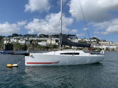 Sunfast 3200 - Hair of the Dog Side View