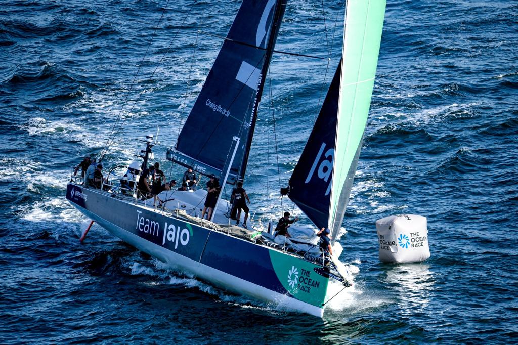 Volvo Ocean 65 - Jajo - mark rounding
