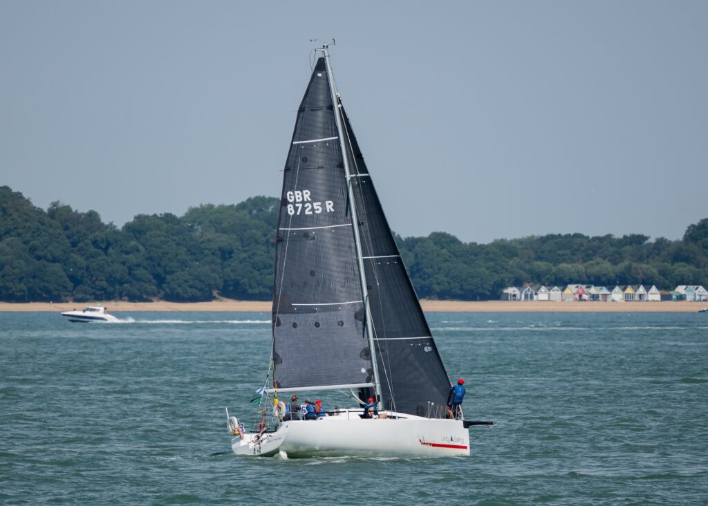 Hair of the Dog - Sunfast 3200 Cowes Week 26