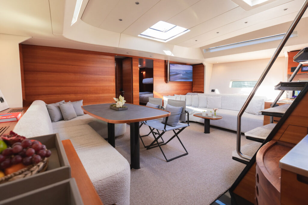 Wally – Vantanera - saloon