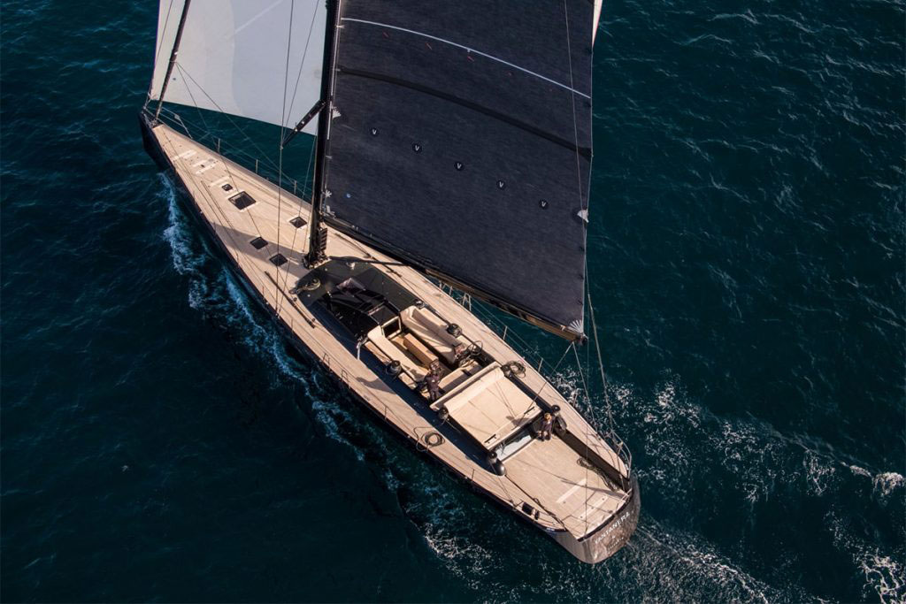 Wally – Vantanera - Ariel deck shot