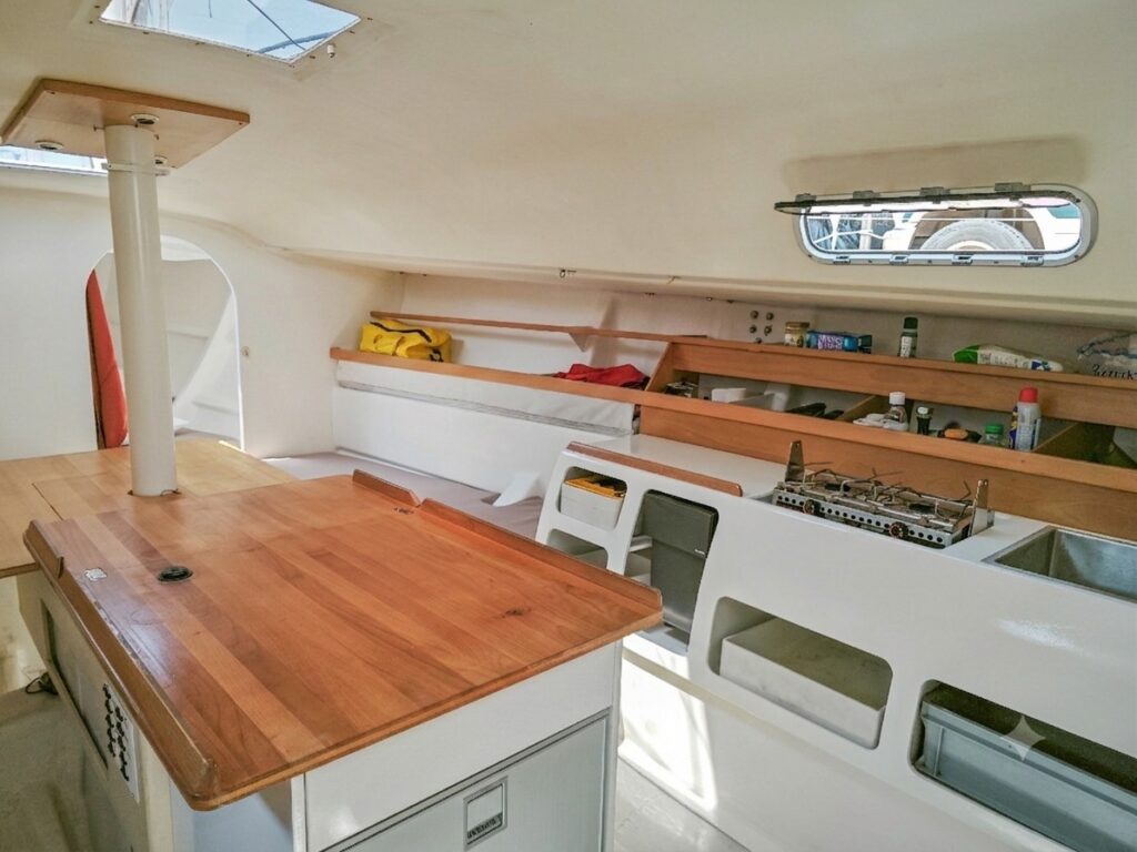 Pogo 40 - Poguito A Pogo - Galley