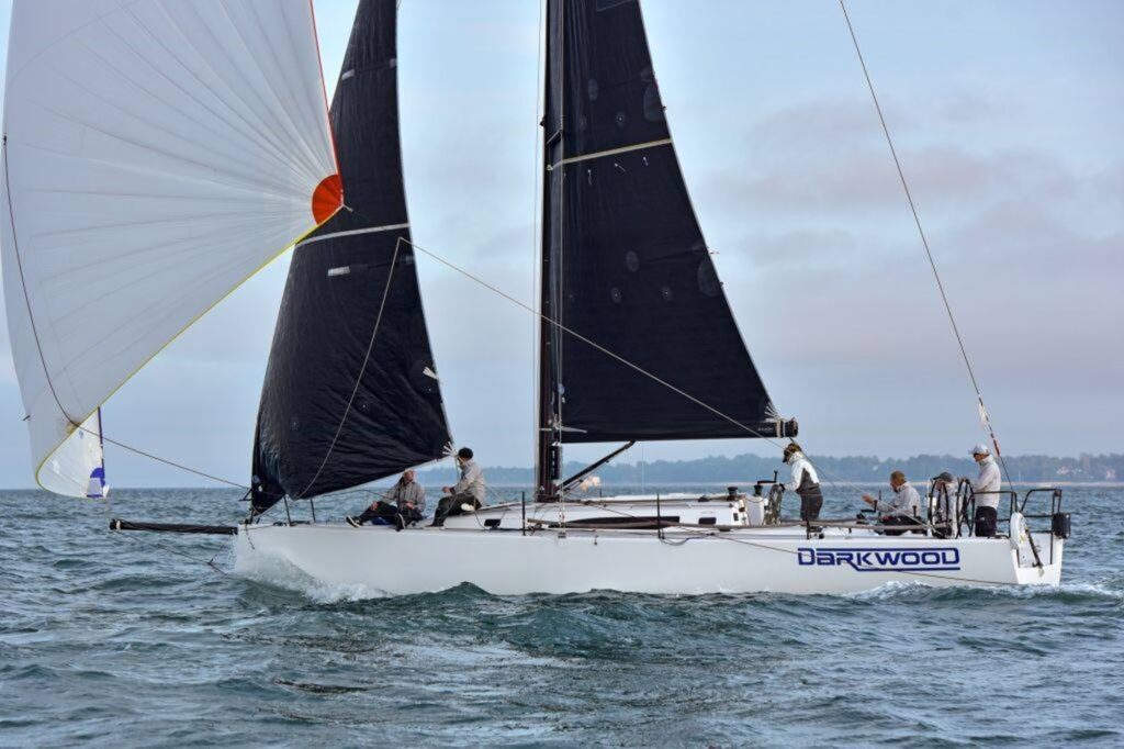 Darkwood - J121 - White Kite
