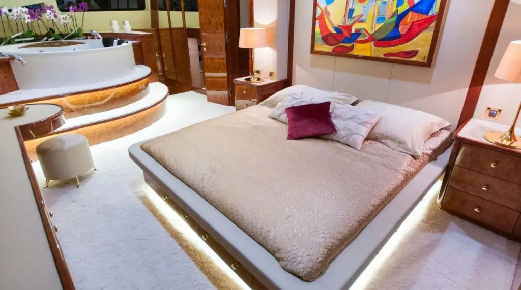 Sunreef 82 - Houbara master cabin